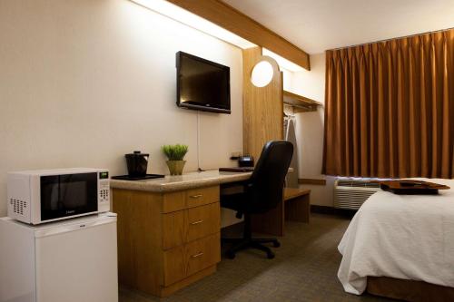 Mountain Home Inn - image 7