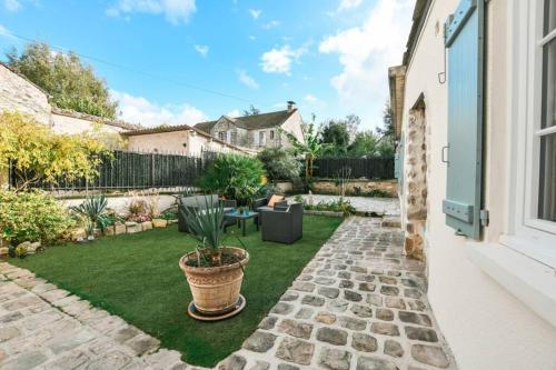 . Instant Fleury, studio cosy avec jardin secret