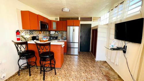 . Ponce Hideaway 1BR with Parking, Generator and Laundry
