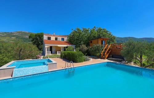 Extraordinary Villa Marija in Kastela – khách sạn tại Rudine