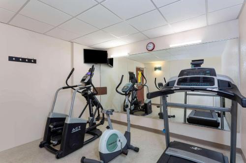 Fitness center, Ramada by Wyndham Panama City in Panama City (FL)