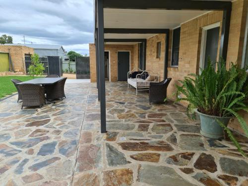 Harden Golfers Rest Accommodation in Harden