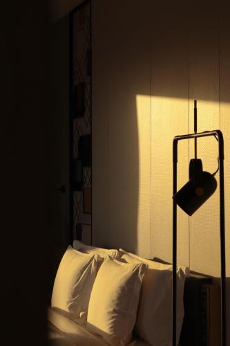 Crowne Plaza Foshan Nanhai-an IHG Hotel-Guangzhou South Railway Station Free Shuttle Bus