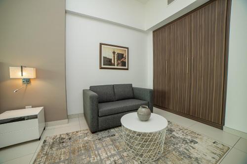 Fantastay Windsor Residence Luxury studio w Balcony, Pool, Gym, Wifi, Sauna