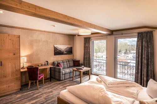 Junior Suite with Mountain View