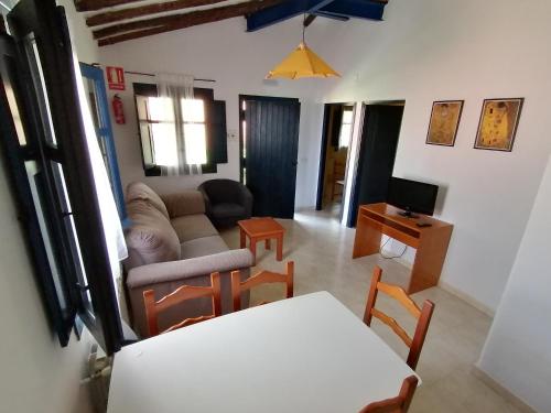 2 bedrooms, 4 beds