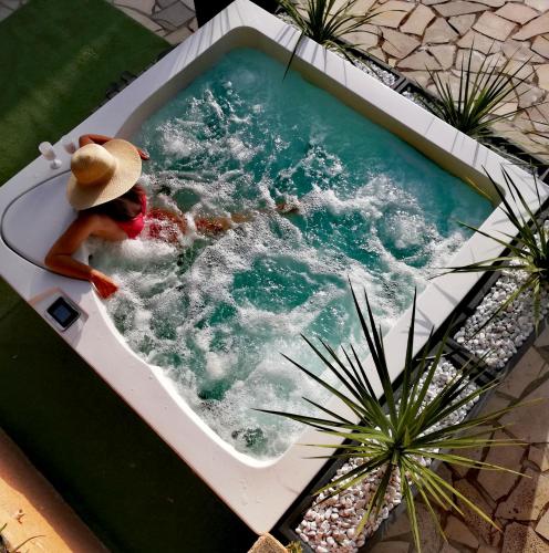 Hot tub, Appartement La Potiniere in Saint-Raphael