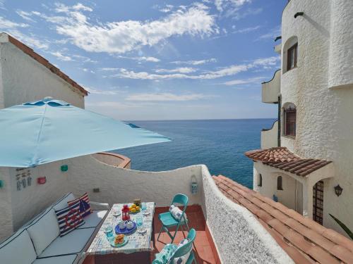  Azur Window, Pension in Sitges