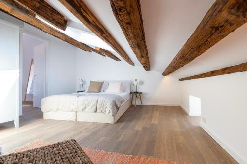 The Sea View Old Town Rovinj Apartment by Irundo