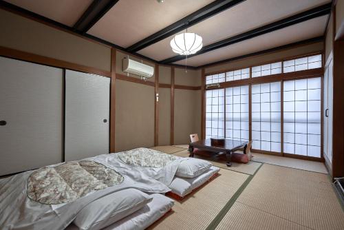 Japanese-Style Standard Room with Shared Bathroom image 7