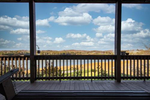 Gone Fishing Lake Lodge Lakefront Game Room Hot Tub Boat Ramp Floating Swimming Dock and Fire Pit - image 9