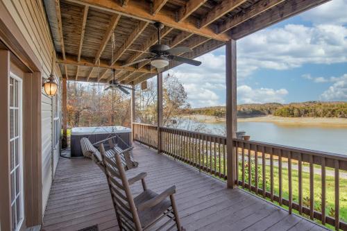 Gone Fishing Lake Lodge Lakefront Game Room Hot Tub Boat Ramp Floating Swimming Dock and Fire Pit - image 14