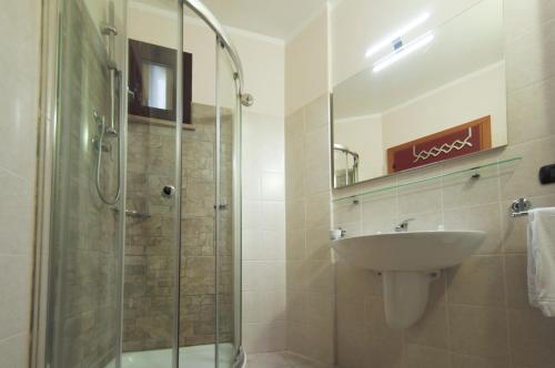 Beverly Park Residence - image 3