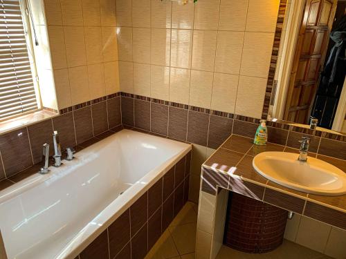 Origo Vendégház-Tetőtéri Apartman - image 5
