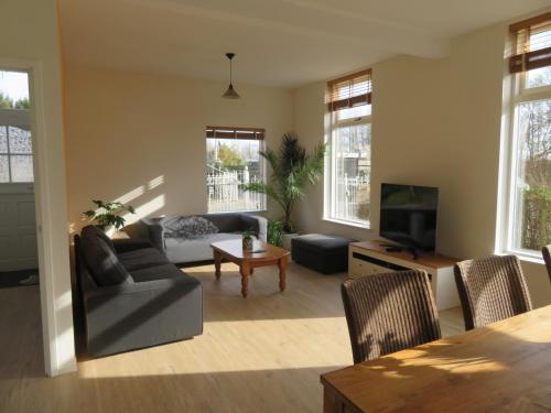 บริการและสิ่งอำนวยความสะดวก, Het Dijkstuk in ตวิเกอร์ฮูต