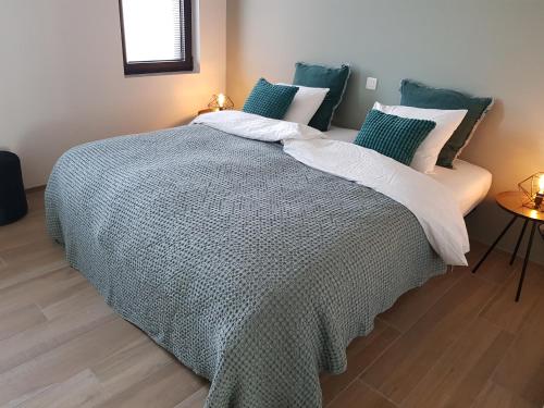 . Vakantiewoning Ijzerfront 14-18- Ruim 2-slpk appartement met terras & privéparking