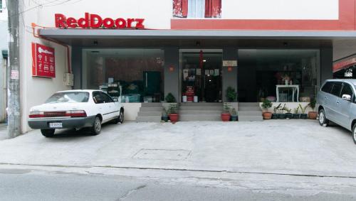 RedDoorz near Fernwoods Garden Quezon City