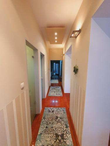 Adel Apartman - main image