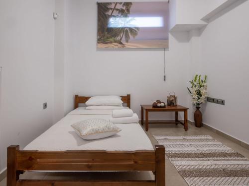 Luxury Villa set in walled garden w/ heated pool - image 6