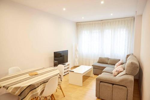  Piso céntrico en Torrelavega, Ferienwohnung in Torrelavega