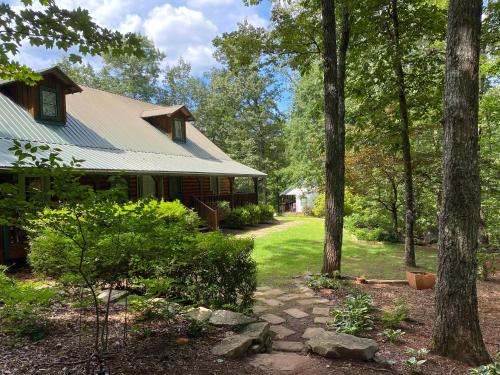 2 bedrooms, 3 beds