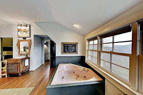 Mountain-View Home with Private Hot Tub & Firepit home - image 7