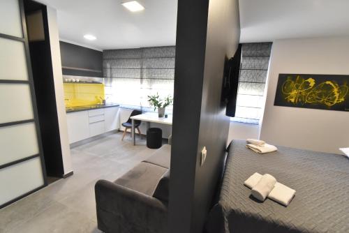 Mido Rooms