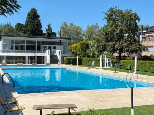 Apartamento en Country Pilar Gran Piscina Parrilla propia hasta 4 personas - Dique Roggero
