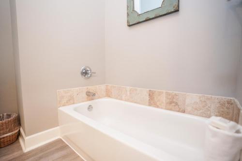 Seagrove Highlands by Panhandle Getaways - image 4