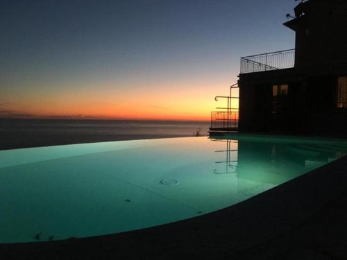 CASAVIVA - Ampio Trilocale vista mare con piscina - Pieve Alta