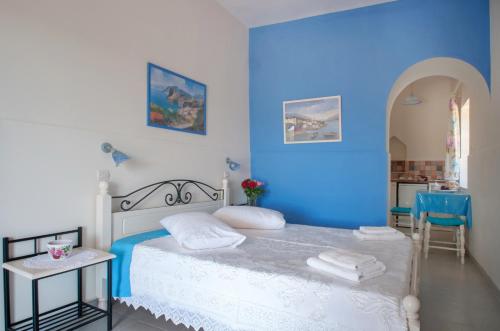 . Filio rooms