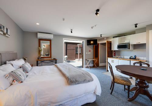 Manata Homestead & Lodge Manata Homestead & Lodge