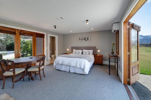 Manata Homestead & Lodge Manata Homestead & Lodge