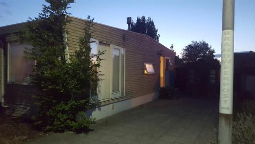 Cosy chalet at the sea for family holiday for 4 guests gîte à louer Sint-Jan-op-den-Dijk