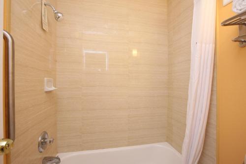 Double Room with Two Double Beds - Non-Smoking