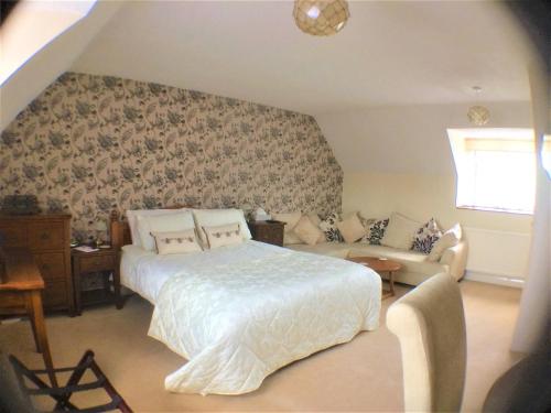 Hartpury B&B Room Type - King Studio with Sofa Bed