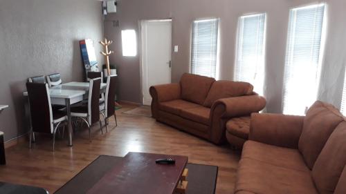 Robertsham (Halaal) Self Catering Cottages 2, Johannesbourg (photo 8)