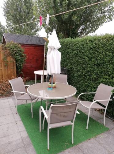 Cosy chalet at the sea for family holiday (3 adults + 2 kids)