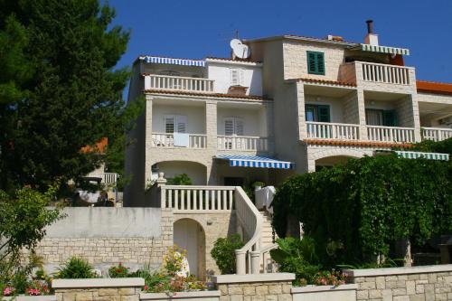 Apartment in Bol 