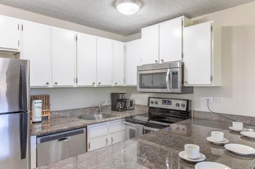 2140 Kuhio Ave #607 - main image