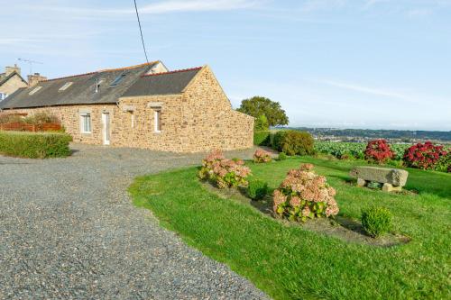 Maison de 2 chambres avec vue sur la mer jardin amenage et wifi a Paimpol