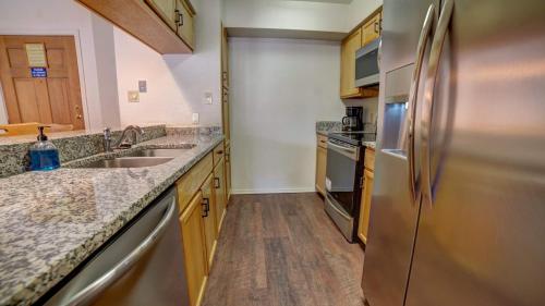 Mountain Spirit #304 Condo - image 4