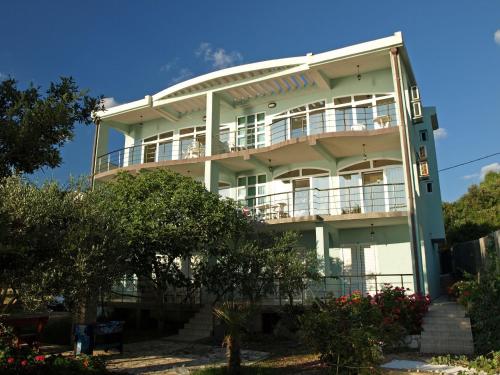 Arabela Apartments - main image