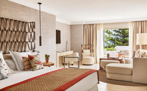 Grand Junior Suite with Partial Sea View