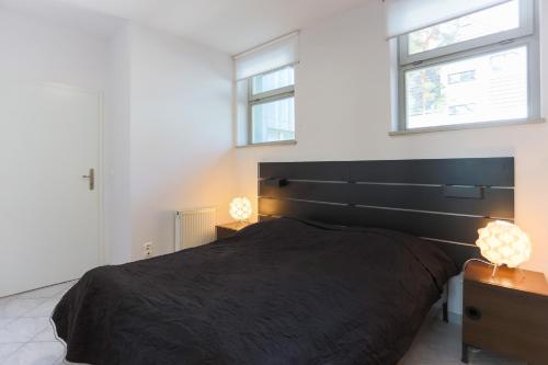 One-Bedroom Apartment image 4