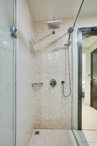 Luxury Apartments at Balqis Residence - image 9