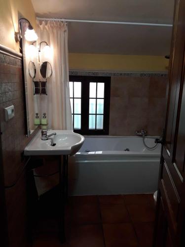 Deluxe One-Bedroom Villa image 6