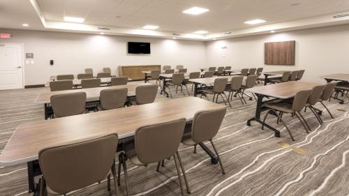 Staybridge Suites Charlotte Arpt Area - Tyvola an IHG Hotel - image 8