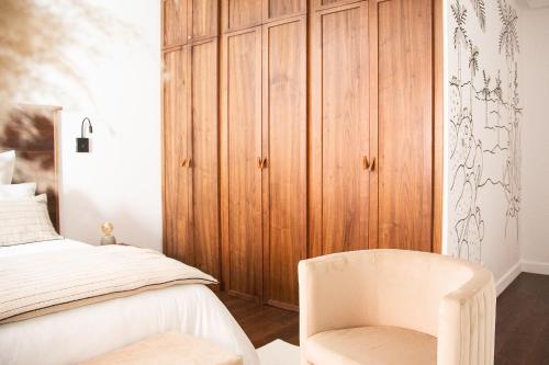 King Room image 3