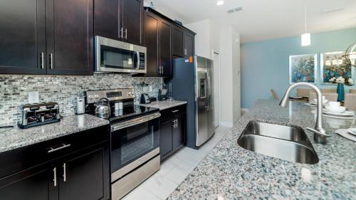 Beautiful 5 Star Townhome on Storey Lake Resort with Private Pool Orlando Townhome 4889 - image 3